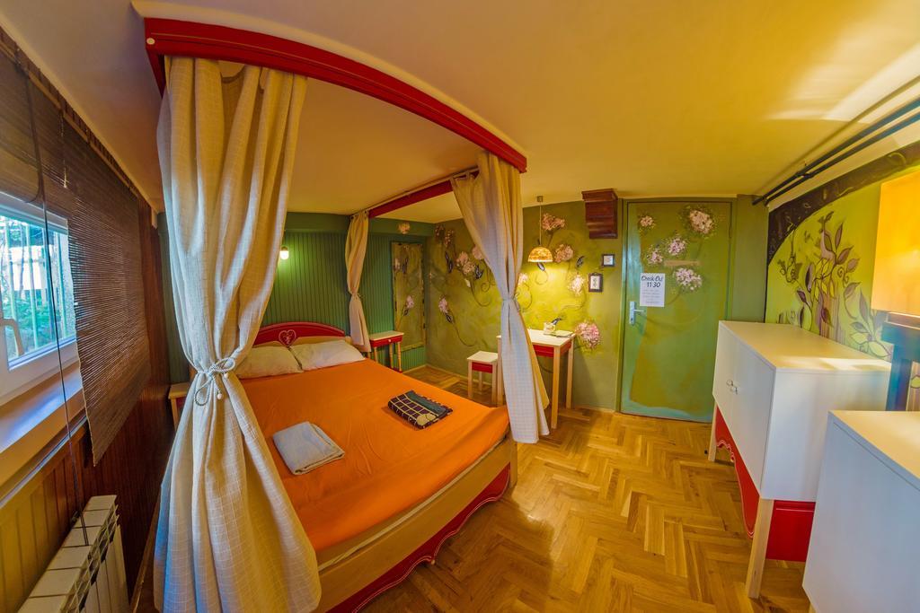 Hostel Mali Mrak Zagrzeb Zewnętrze zdjęcie