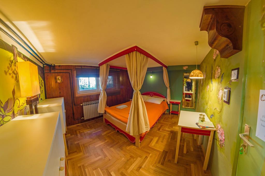 Hostel Mali Mrak Zagrzeb Zewnętrze zdjęcie