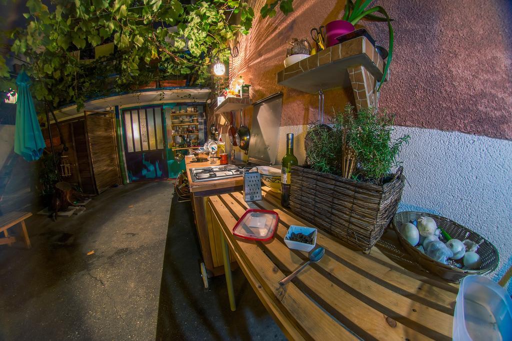 Hostel Mali Mrak Zagrzeb Zewnętrze zdjęcie