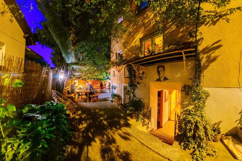Hostel Mali Mrak Zagrzeb Zewnętrze zdjęcie