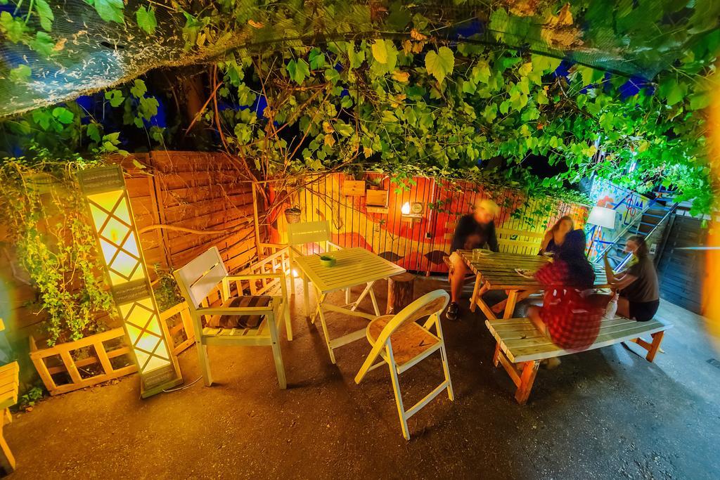 Hostel Mali Mrak Zagrzeb Zewnętrze zdjęcie