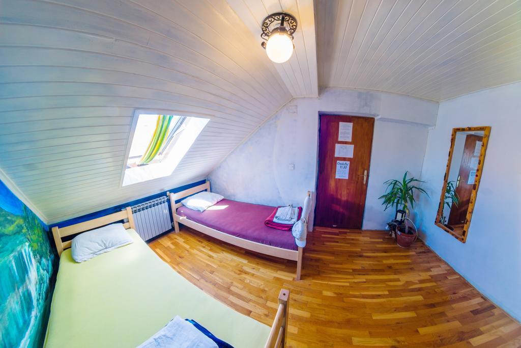 Hostel Mali Mrak Zagrzeb Zewnętrze zdjęcie