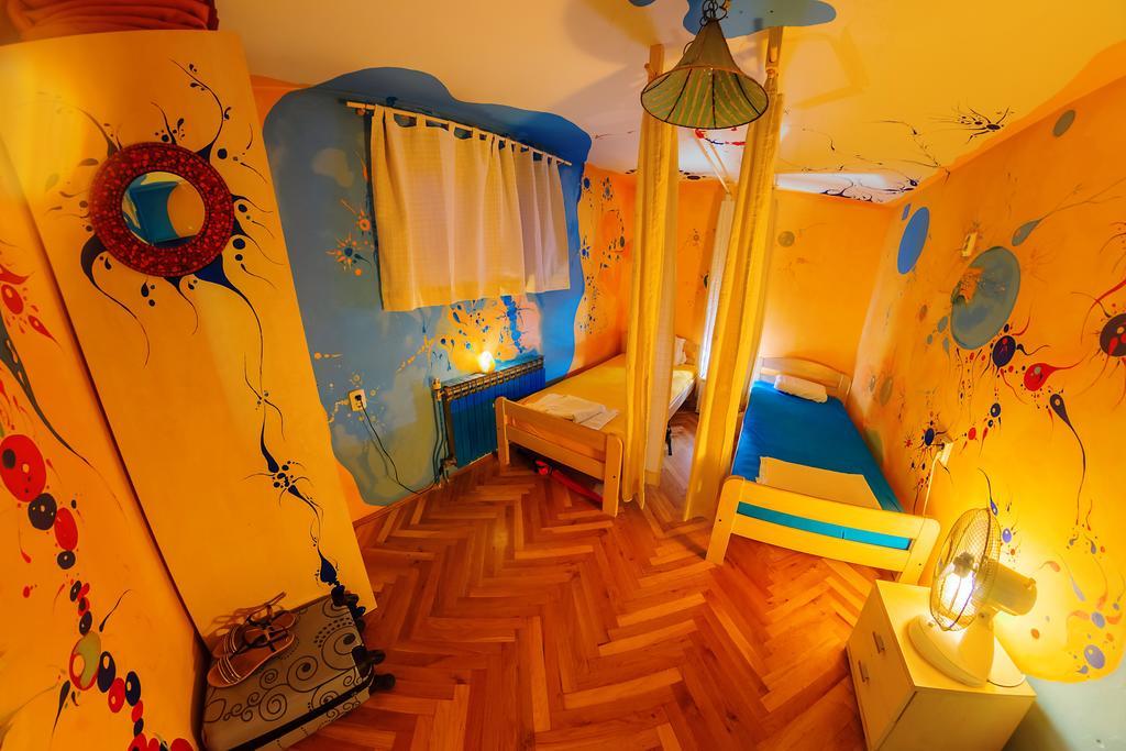 Hostel Mali Mrak Zagrzeb Zewnętrze zdjęcie