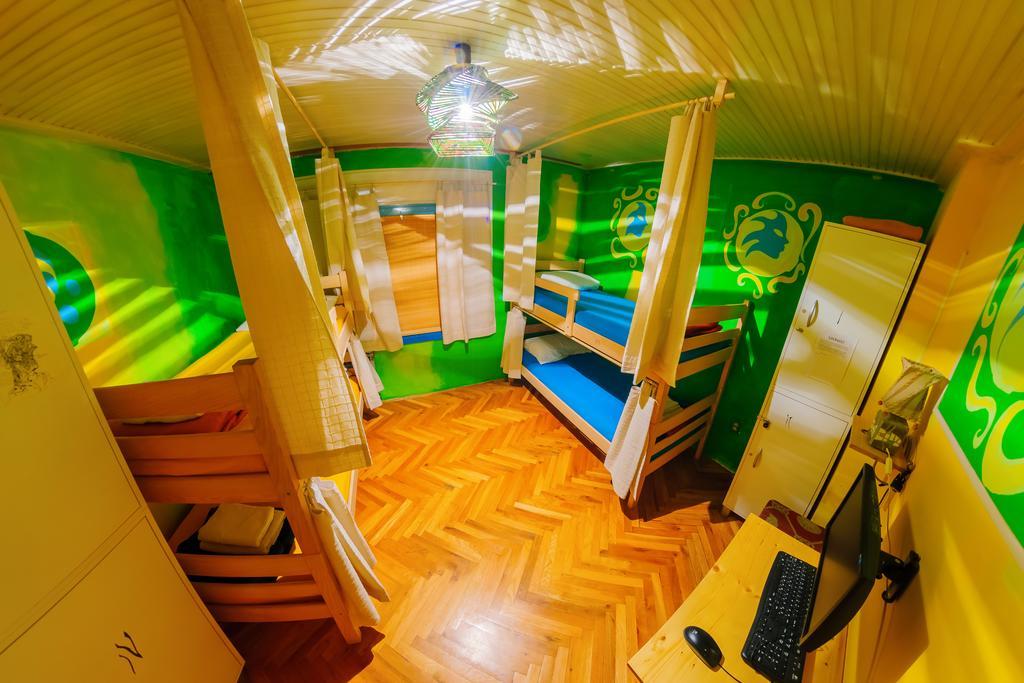 Hostel Mali Mrak Zagrzeb Zewnętrze zdjęcie